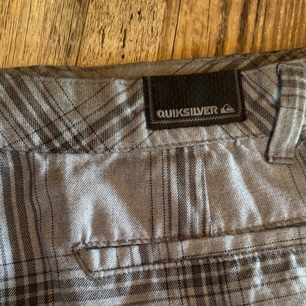 Quiksilver Men's Charcoal Plaid Shorts - Picture 6 of 7